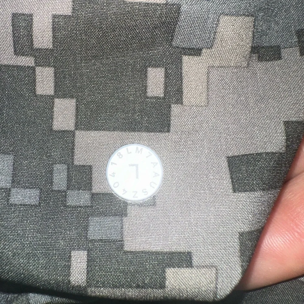 Lululemon T.H.E Shorts Pixel Camo Size L